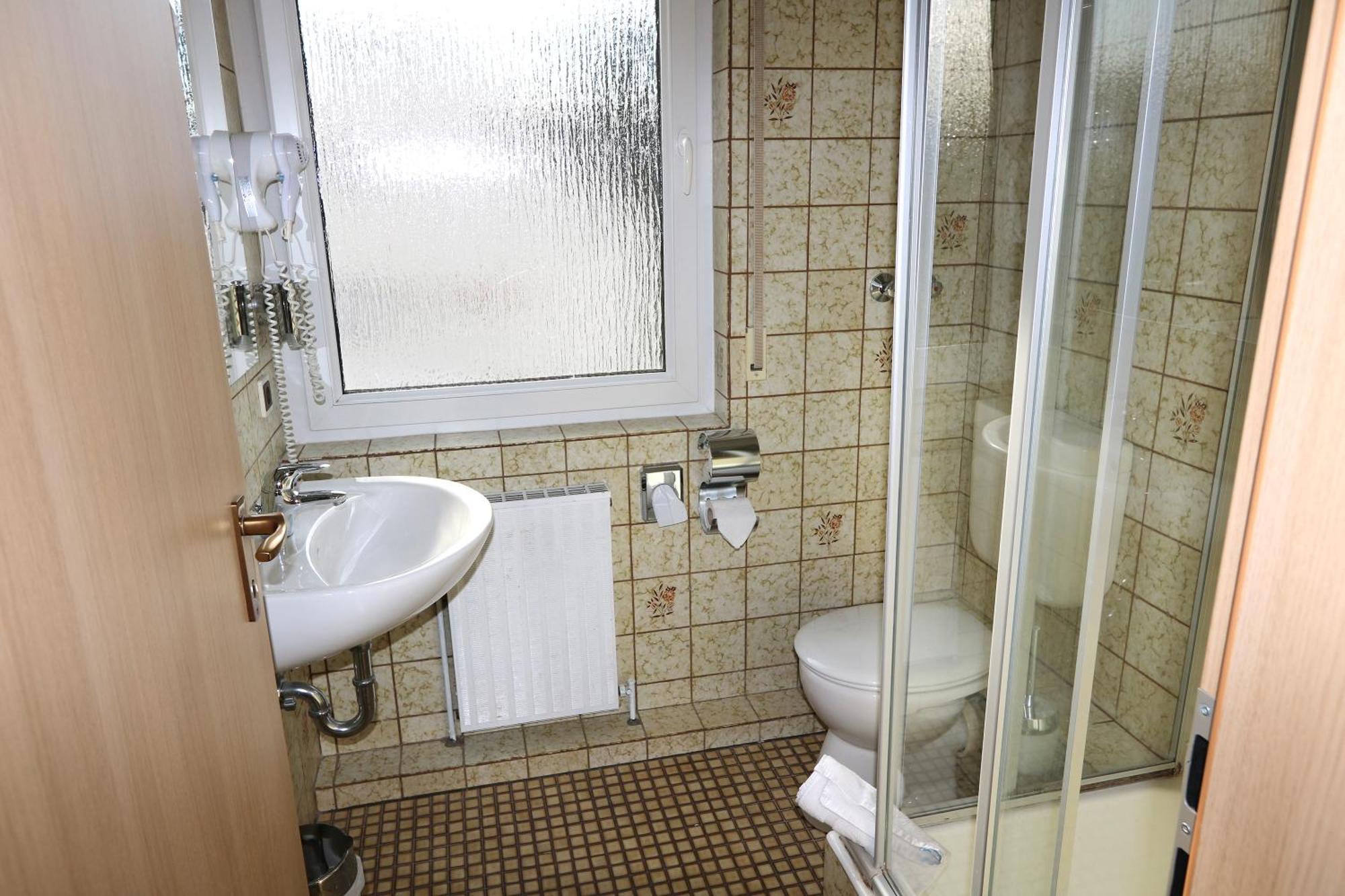 Hotel Avenue Altenfurt Nuremberg Ngoại thất bức ảnh