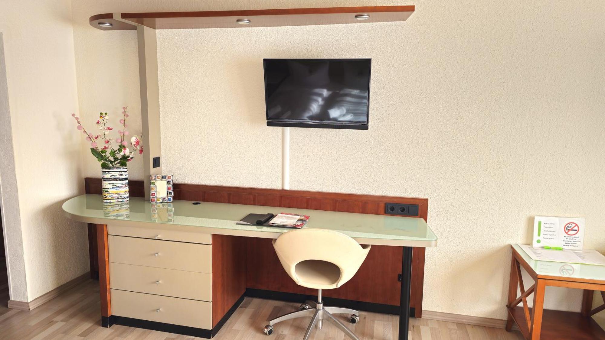 Hotel Avenue Altenfurt Nuremberg Ngoại thất bức ảnh