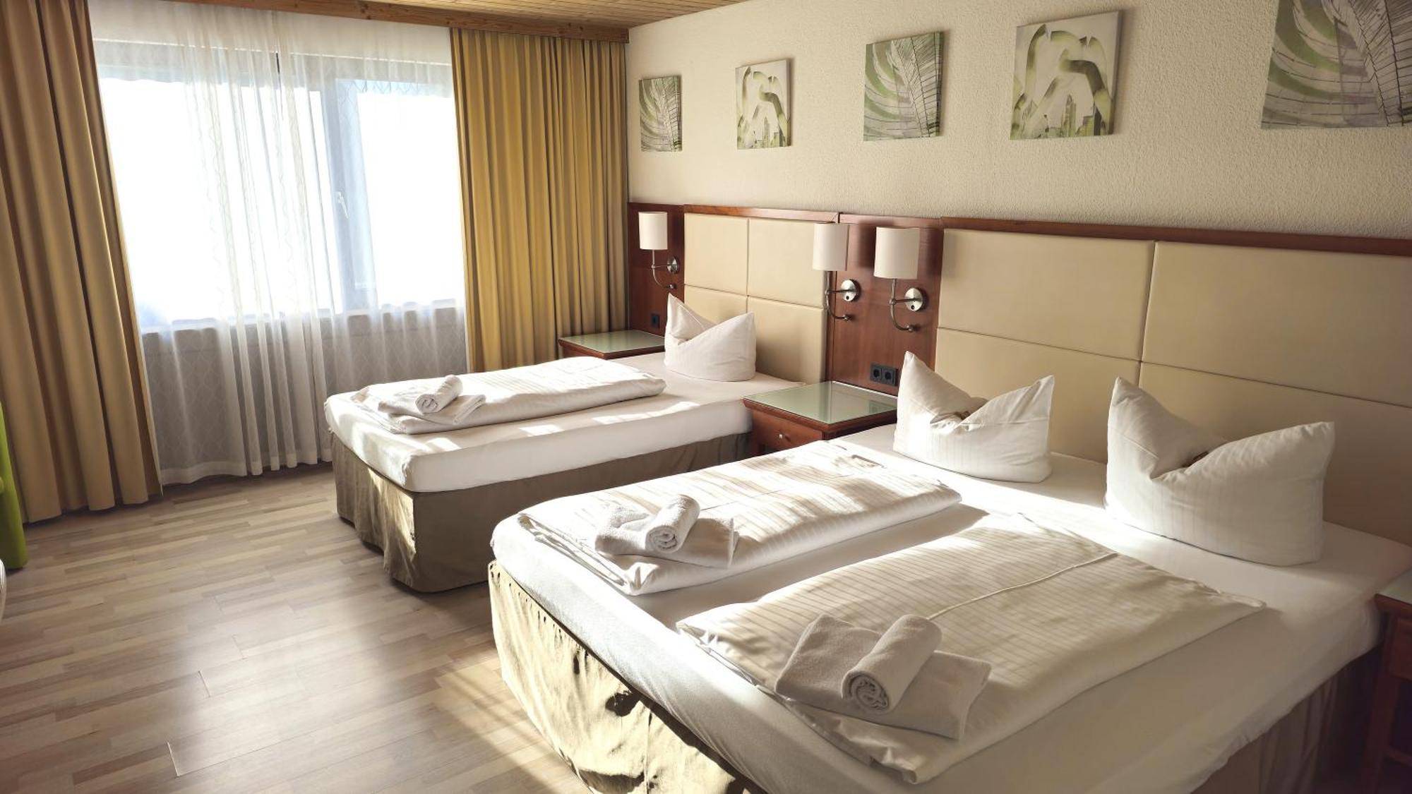 Hotel Avenue Altenfurt Nuremberg Ngoại thất bức ảnh