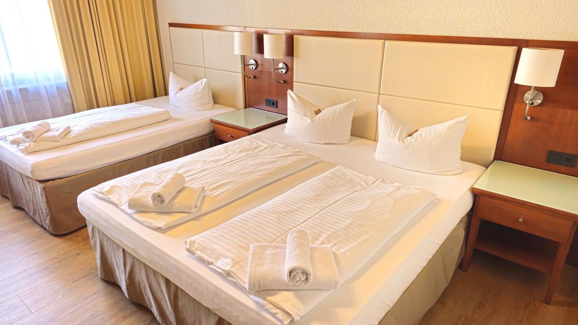 Hotel Avenue Altenfurt Nuremberg Ngoại thất bức ảnh
