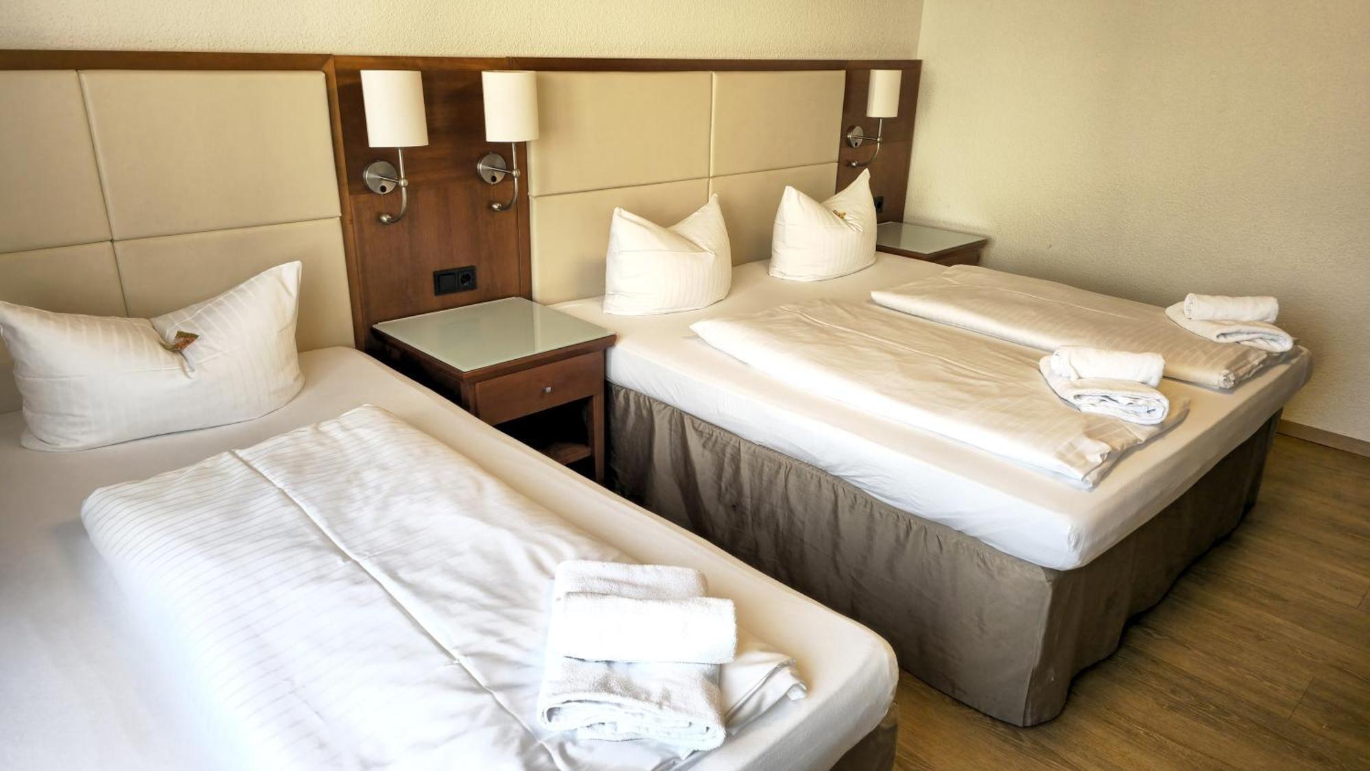 Hotel Avenue Altenfurt Nuremberg Ngoại thất bức ảnh