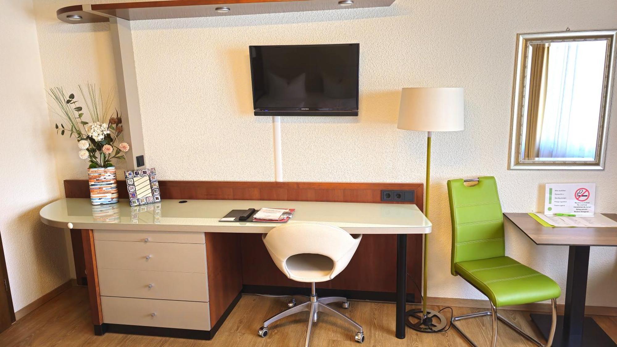 Hotel Avenue Altenfurt Nuremberg Ngoại thất bức ảnh