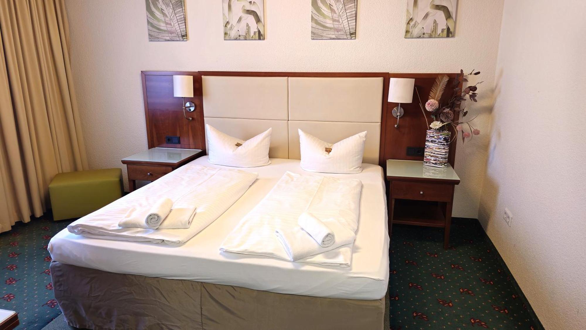 Hotel Avenue Altenfurt Nuremberg Ngoại thất bức ảnh