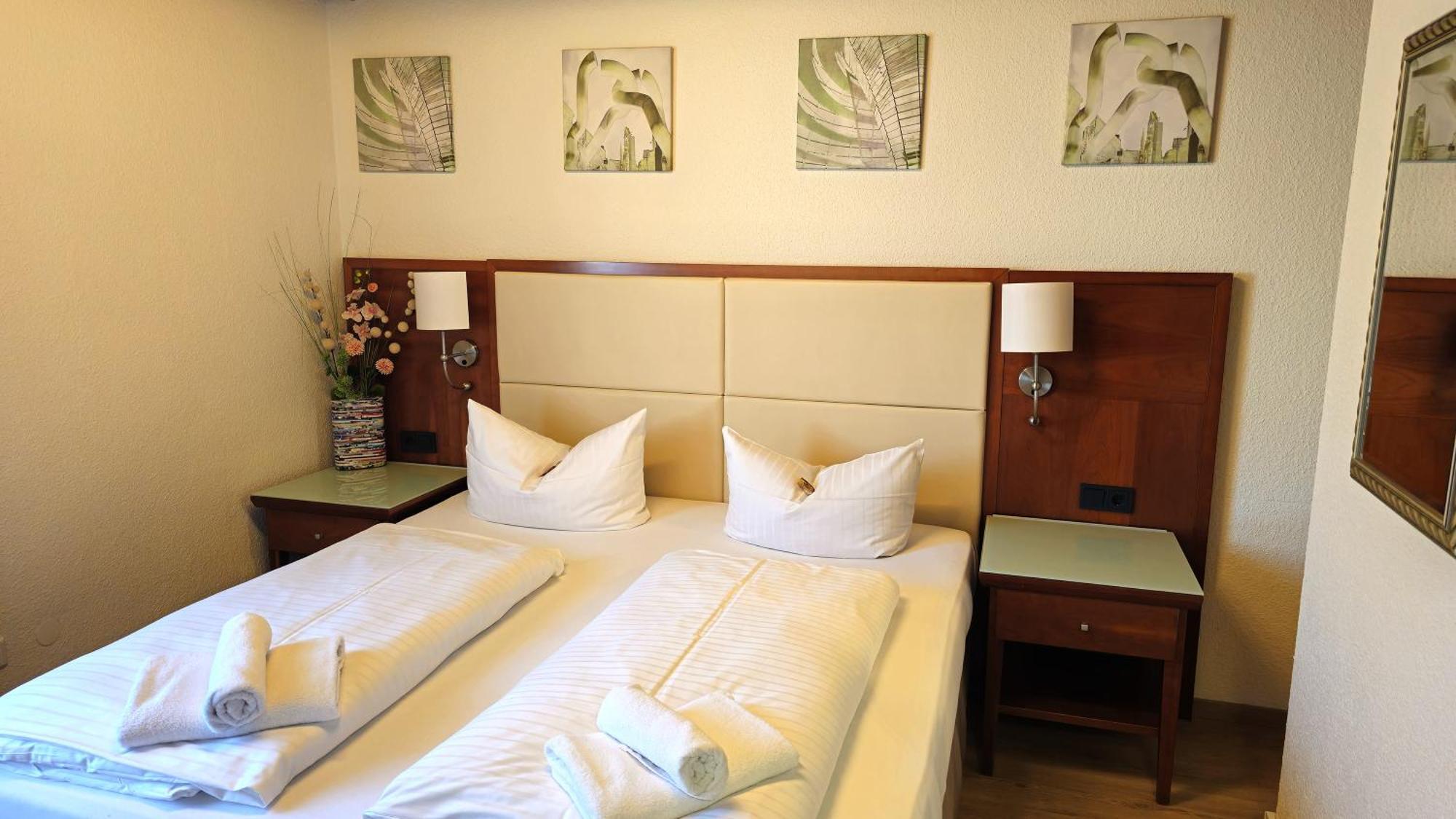 Hotel Avenue Altenfurt Nuremberg Ngoại thất bức ảnh